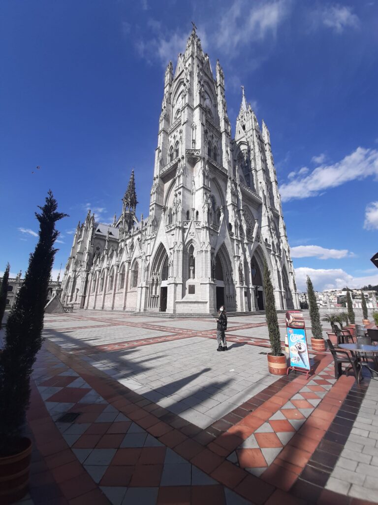 Exterior de La Basílica del Voto Nacional